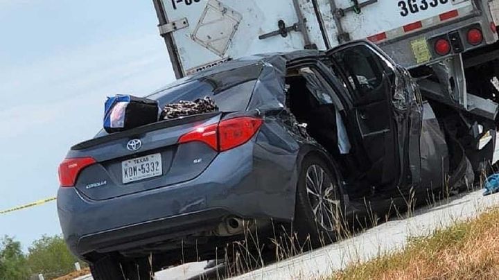 Fallecen al no frenar y se meten abajo de un tráiler en la Carretera Monterrey-Nuevo Laredo