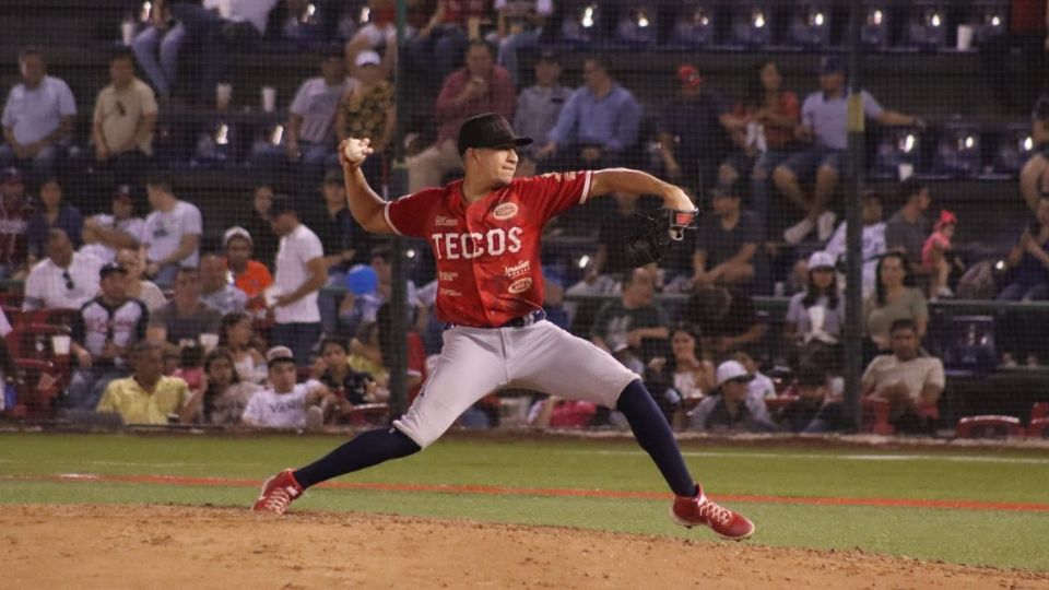 El pitcher Ricardo Chapa, ayer en una noche memorable en el Parque La Junta