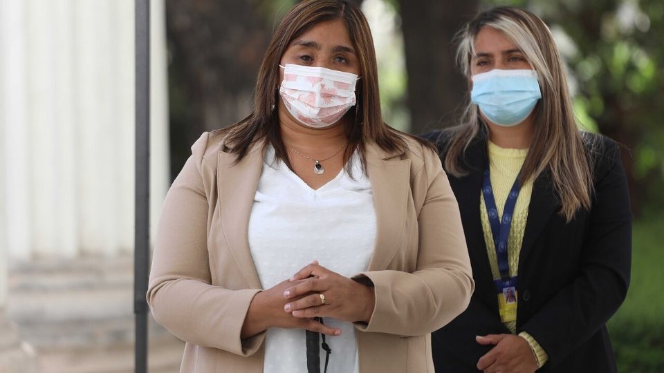 La ahora senadora se encontraba esperando su transporte al trabajo cuando fue alcanza por las agresiones policiales de las manifestaciones en el país en 2019