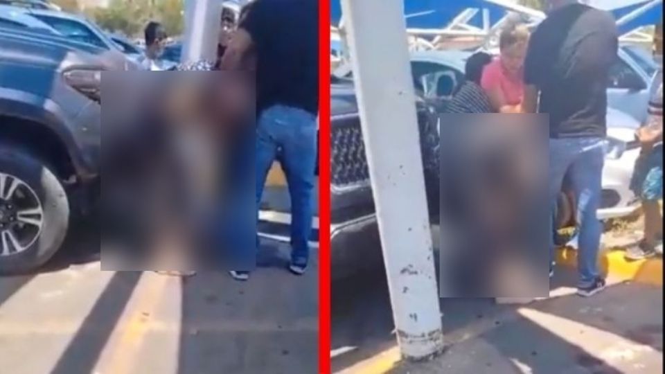 Mientras la mujer agrede a la supuesta amante, uno de sus hijo le pide no golpearla pues no es culpa de ella la infidelidad.