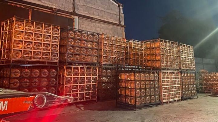 Roban tráiler con mil 600 garrafones de agua en  Nuevo León