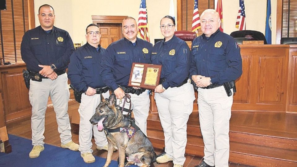 l evento fue presidido por Claudia Cantú, condestable del Precinto 1 en coordinación con todos sus oficiales. El K9 fue conmemorado por su servicio como miembro canino especial del Precinto 1.