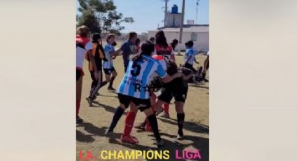 Batalla campal en partido de fútbol de Argentina termina con jugadoras heridas