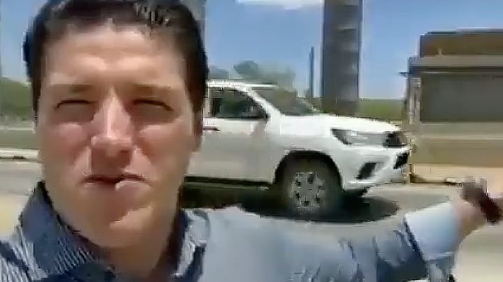 VIDEO: Recibe Samuel García "mentada de madre" masiva de conductores regios al grabar en la calle