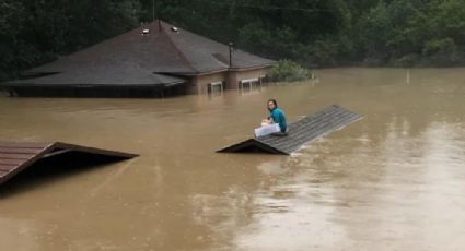 Inundaciones en Kentucky: Joven rescata a su perrita y quedan atrapadas en techo (VIDEO)