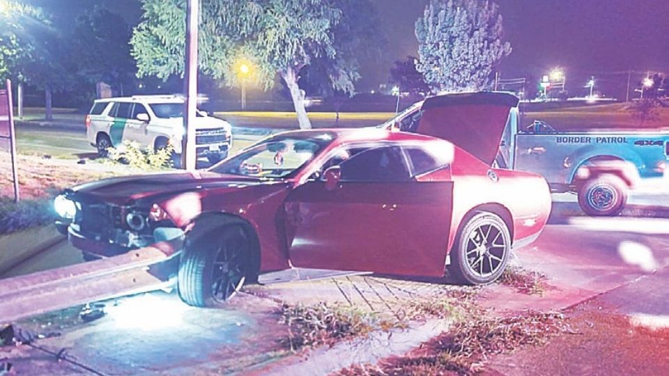 Los extranjeros sin documentos migratorios, fueron asegurados ahí mismo, sólo que el conductor del Challenger huyó