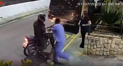 VIDEO: Médicos someten a ladrón que intentó asaltarlos en Brasil