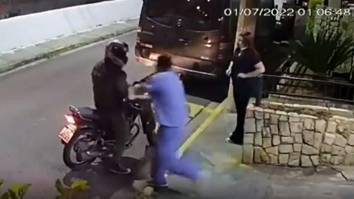 VIDEO: Médicos someten a ladrón que intentó asaltarlos en Brasil