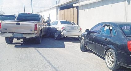 Conduce tomado y daña dos carros en Fraccionamiento El Progreso