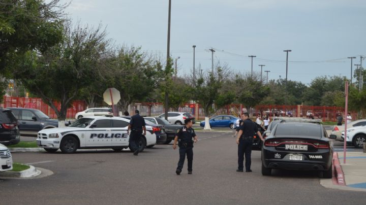 Atropellan a policía escolar en secundaria Christen de Laredo, Texas