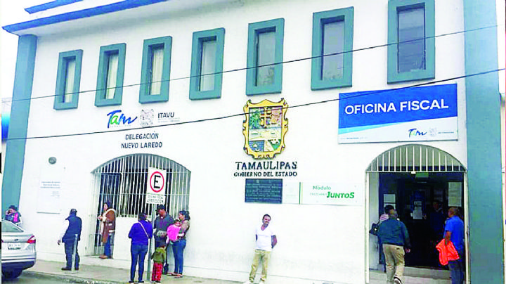 Exigen en la Oficina Fiscal sólo pagos en efectivo