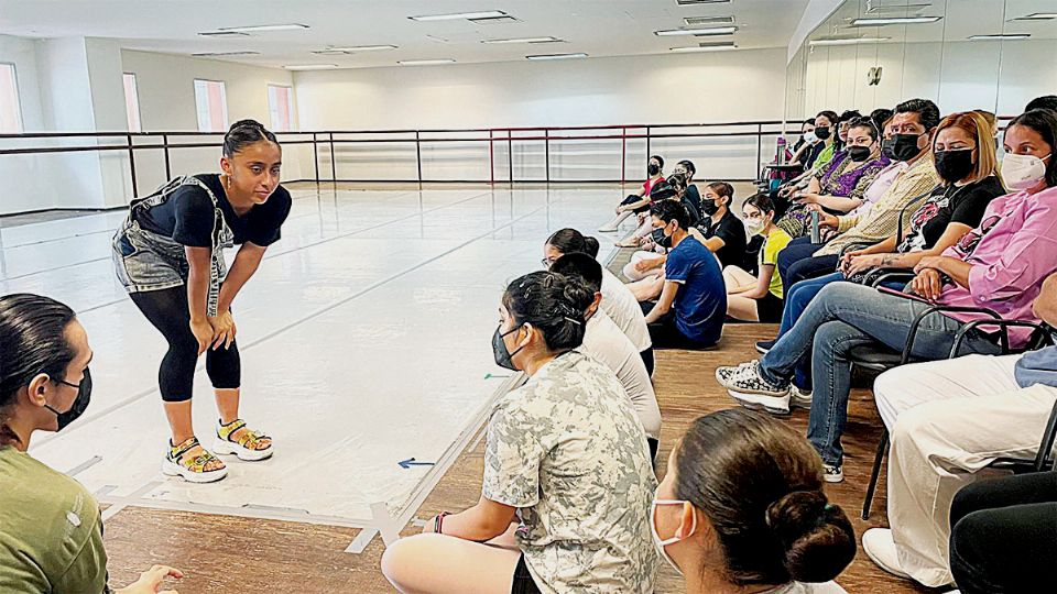 Estudiantes de la Compañía de Danza de Nuevo Laredo amplían su preparación en un curso para mejorar la técnica clásica