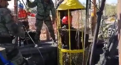 VIDEO: Comienza el descenso de buzos en labores de rescate de los 10 mineros