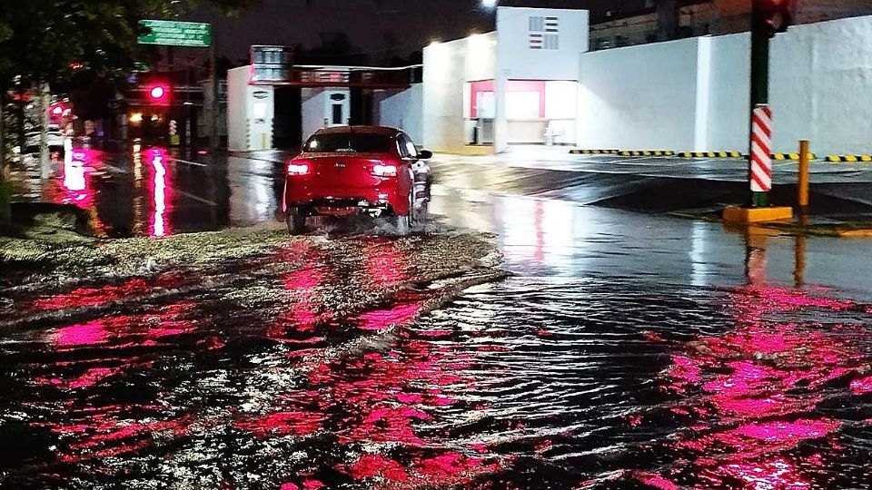 Las calles lucieron mojadas