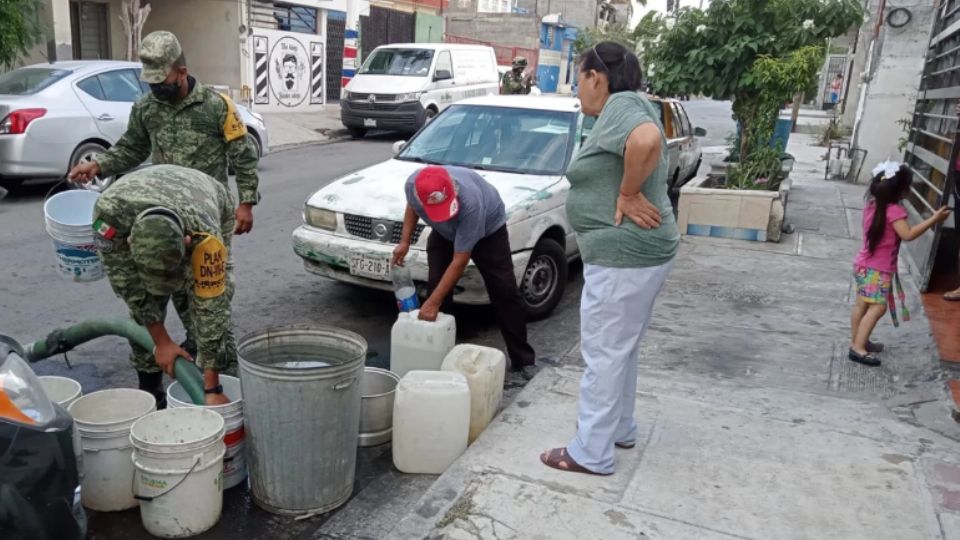 La Séptima Zona Militar apoya a la población afectada con el reparto de agua a través de pipas y cisternas