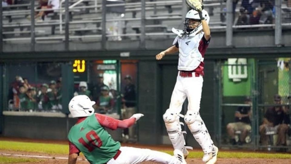 México vence 10-0 a Canadá en juegos no-hitter