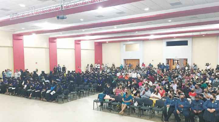 Se gradúan 130 en UPN