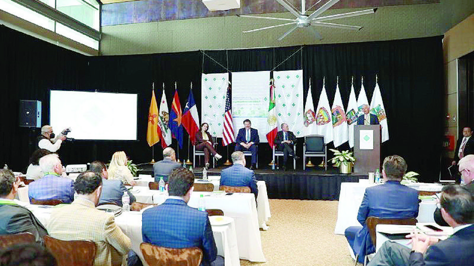 Autoridades de ambos lados de la frontera participaron en un foro binacional ambiental.