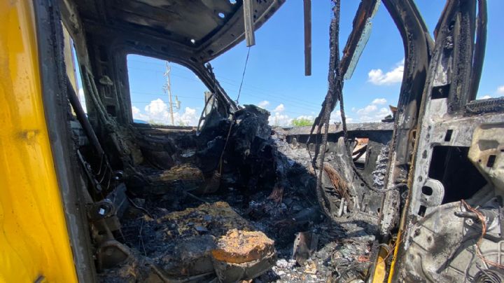 Fuego devora camión en la colonia 150 Aniversario