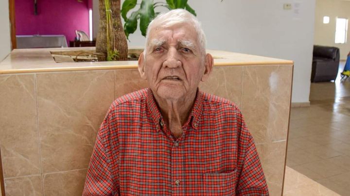 Don Efraín espera a sus familiares en el asilo de NLD; hace más de 12 años que no sabe de ellos