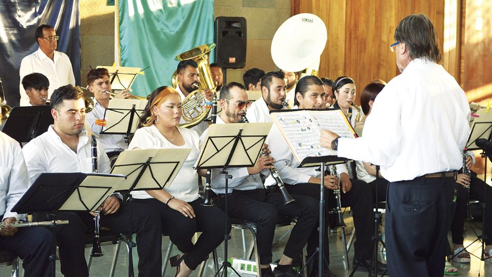 La Centenaria Banda Municipal de Nuevo Laredo, ofrecerá hoy a las 7:00 de la tarde, una presentación en la Plaza Hidalgo