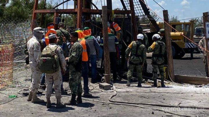Tras 5 días finalmente ingresa dron subacuático a mina en busca de mineros atrapados
