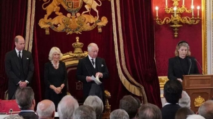 Carlos III ya es proclamado Rey de Reino Unido