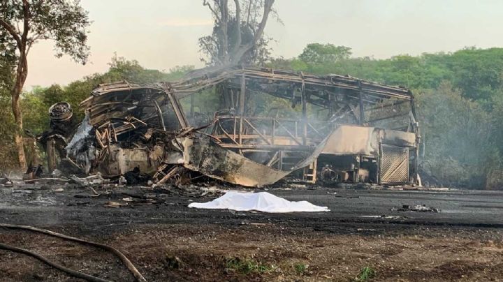 Se entrega chofer de pipa que chocó contra autobús de turistas