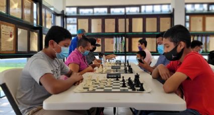 Brillan ajedrecistas neolaredenses en el torneo 'Día de la Independencia'