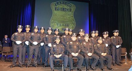 Se gradúan 16 nuevos elementos de la Policía de Laredo