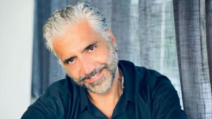 El cantante Alejandro Fernández acompañará al "Canelo" en el ring esta noche