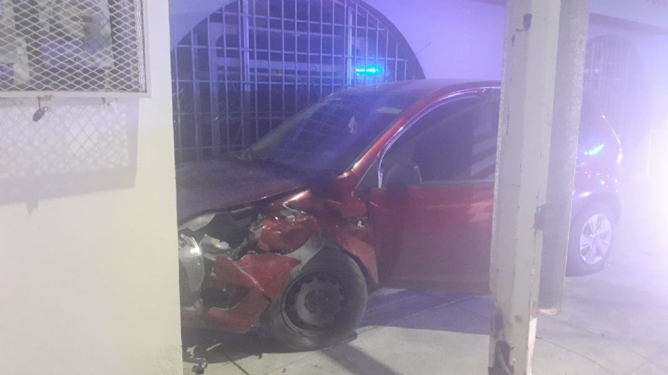 El chofer del Ford Ikon provocó el accidente en Lincoln y Ocampo.