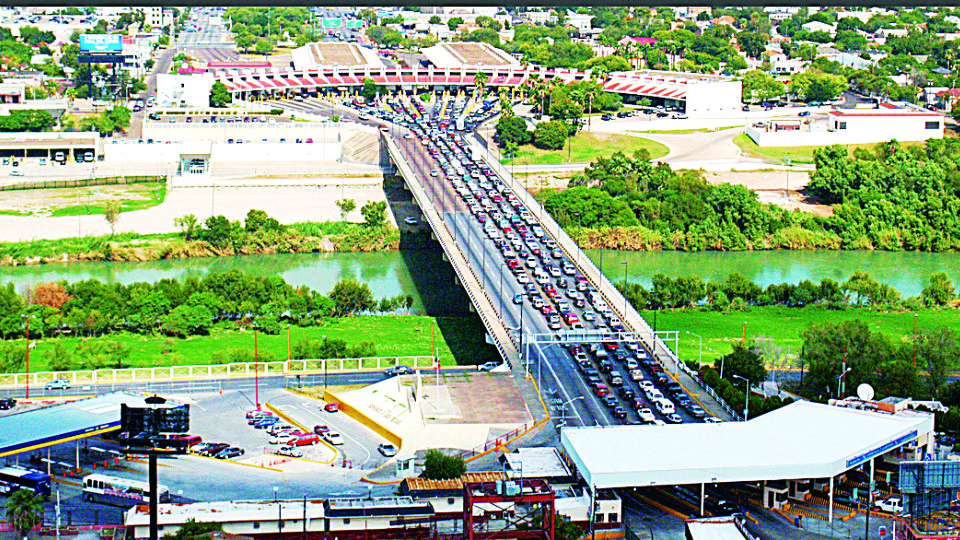 El Sistema de Puentes de Laredo se encamina a establecer cifras récord en cruces de vehículos y de peatones hacia México.