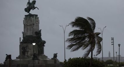 AMLO ofrece apoyo a Cuba tras paso del huracán "Ian"