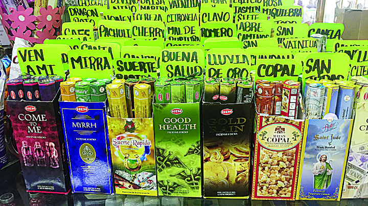 Neolaredenses buscan amuletos