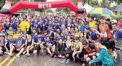 Pese a lluvia, realizan carrera por 60 Aniversario de Secundaria 2