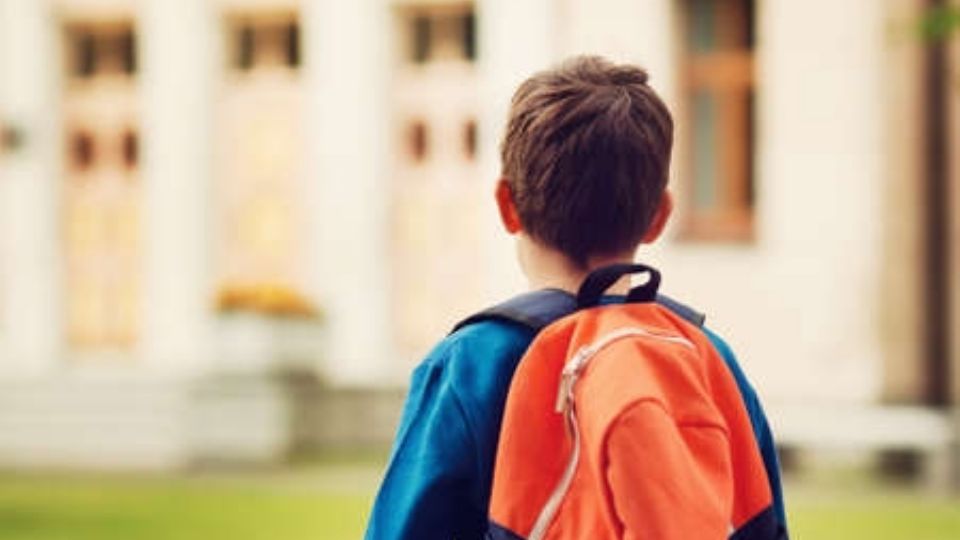 Alumnos de tercer grado agreden a niño de 6 años