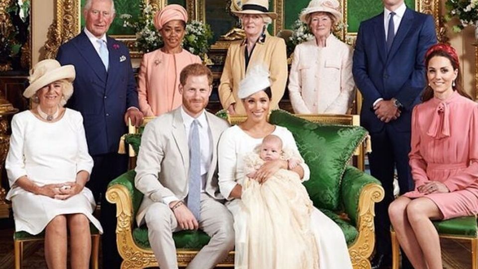 La familia real creció el pasado lunes cuando el príncipe Harry y Meghan tuvieron un bebé