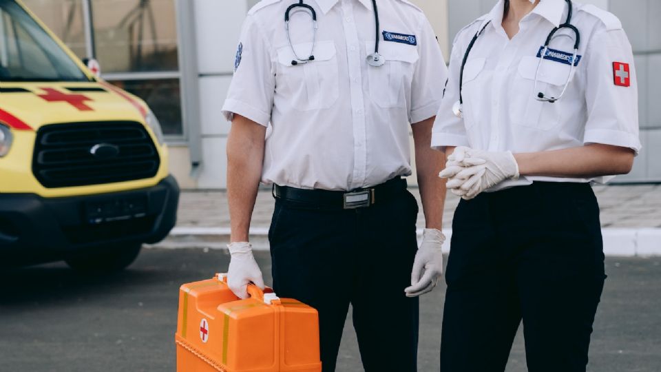 Esta fecha se celebra para reconocer la noble labor de quienes salvaguardan la salud de las personas ante un accidente.