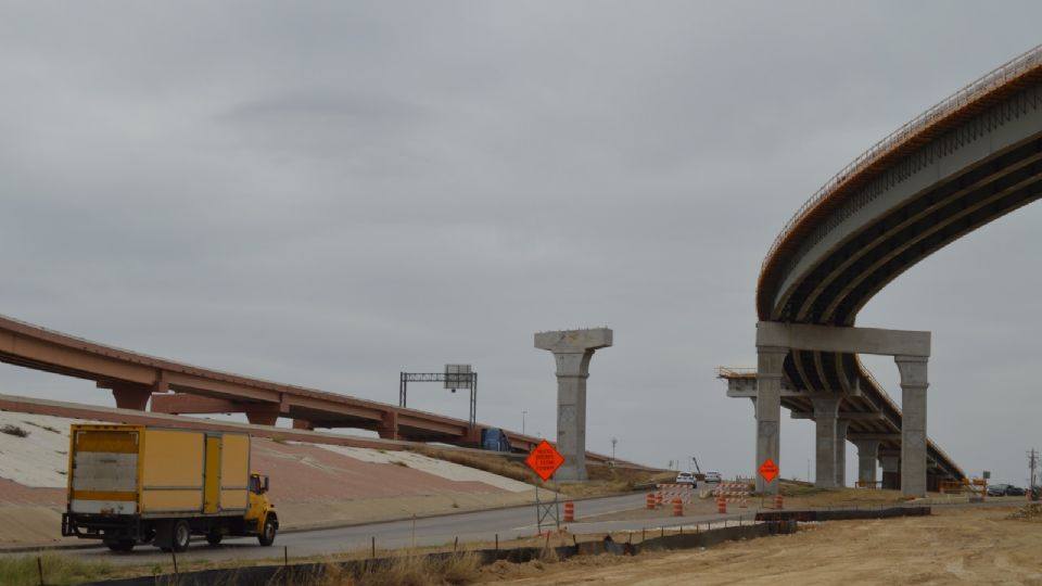 Este fin de semana estará trabajando en el cruce de carretera interestatal 35 y bulevar Bob Bullock.