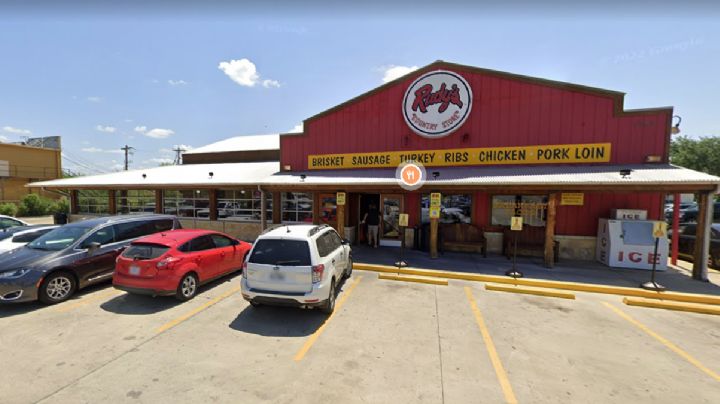 Movilizan a la policía por amenaza de bomba a restaurante Rudy's; resultó ser una llamada falsa