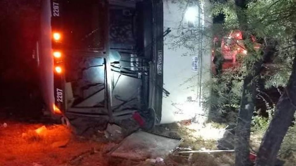 Volcadura en la Matehuala-Saltillo deja seis muertos