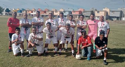 Lobos Negros siguen en la cima de la Liga Colosso de Veteranos de Nuevo Laredo