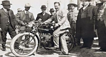 Pancho Villa cambió el caballo por la motocicleta; se le considera el primer 'biker' mexicano