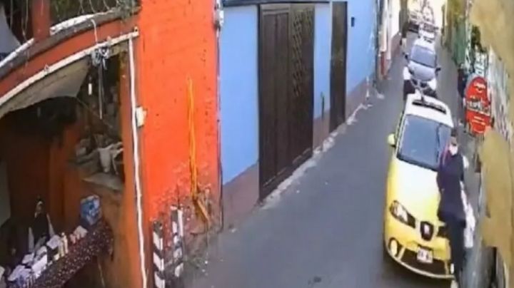Madre e hija son atropelladas por borracho; se dirigían al kínder | VIDEO
