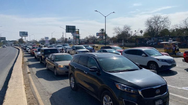 Se registra larga fila de paisanos en Puente Internacional II | FOTOS
