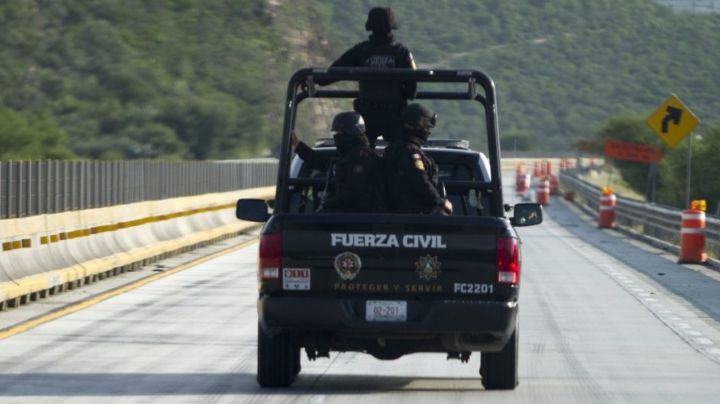 Mueren tres policías y dos delincuentes en tiroteo en Salinas Victoria; hay un detenido