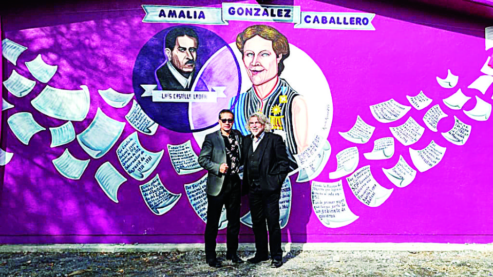 La escuela cuenta con un mural representativo.