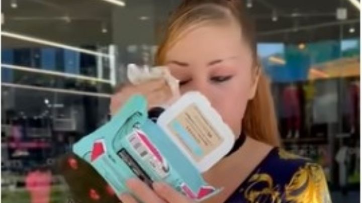 Aceptó el reto de desmaquillarse, sin imaginar que su novio la dejaría al verla al natural | VIDEO