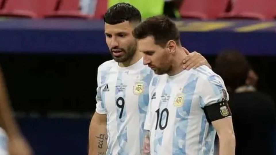 Lionel Messi habría aceptado jugar en el equipo de su amigo, 'Kun' Agüero